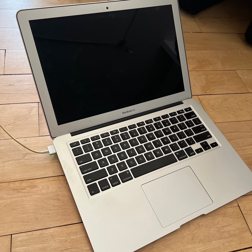 Apple MacBook Air 13 inch 2012